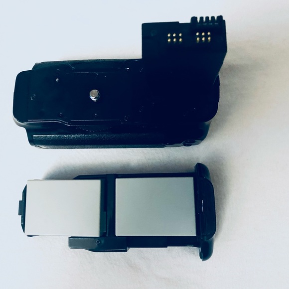 Wasabi Powder Battery Grip For Canon EOS Rebel T2i T3i T4i T5i Condition Great - Picture 6 of 6